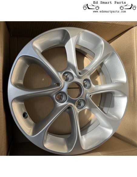 15" Leichtmetallrad im 8-Speichen-Design, silber A4534013900