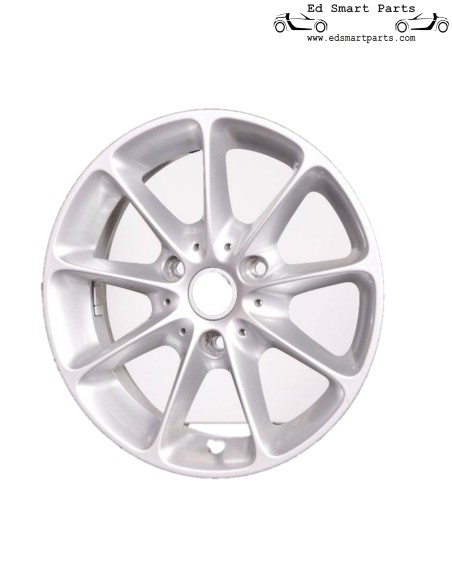 Cerchio in lega da 15" a 9 razze