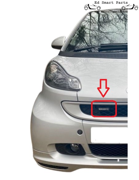 Adhesivo con emblema frontal Brabus inteligente en color negro antes del rediseño