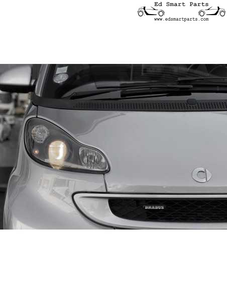 Adhesivo con emblema frontal Brabus inteligente en color negro antes del rediseño