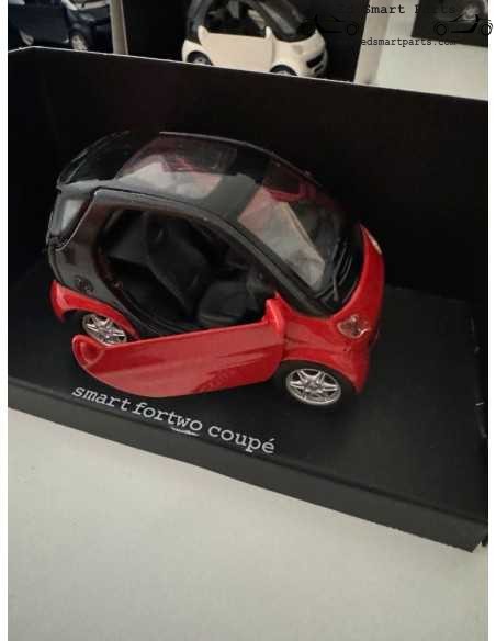 Smart fortwo coupé pullback 1:33 phat rosso/nero SMARTWARE