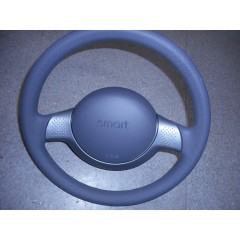 O volante padrão do Smart Roadster também se adapta aos modelos fortwo 450