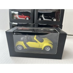 Pullback smart roadster coupé 1:33 star shine yellow/black SMARTWARE