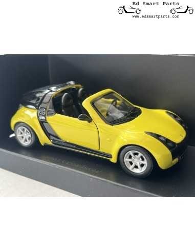 Smart Roadster Coupé en escala 1:33, amarillo brillante y negro SMARTWARE