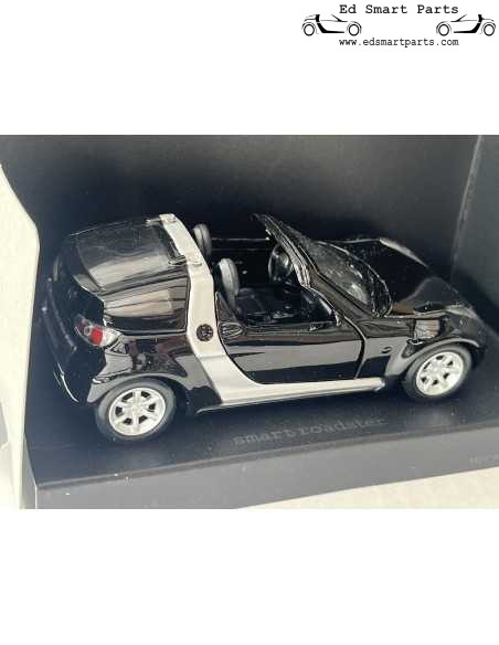 Pullback smart roadster coupé 1:33 star jack black/silver SMARTWARE