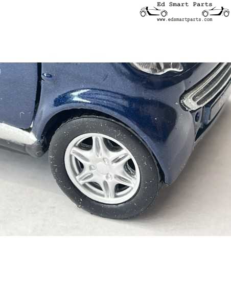 Pullback smart fortwo coupé 1:33 estrela azul/prata SMARTWARE