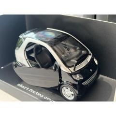 Pullback smart fortwo coupé 1:33 jack zwart/ zilver SMARTWARE