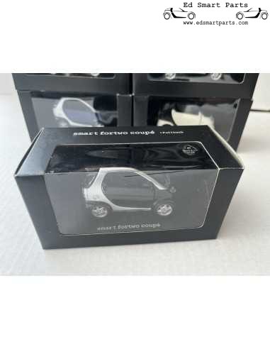 Pullback Smart Fortwo Coupé 1:33 Jack schwarz/silber SMARTWARE