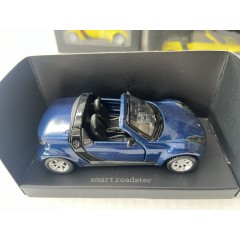 Pullback smart roadster 1:33 ster blauw/zwart SMARTWARE 2