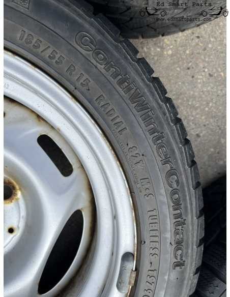 Juego de ruedas de acero Smart Roadster de 15 pulgadas con neumáticos de invierno de 6 mm
