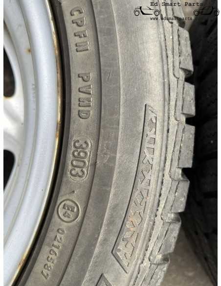 Juego de ruedas de acero Smart Roadster de 15 pulgadas con neumáticos de invierno de 6 mm