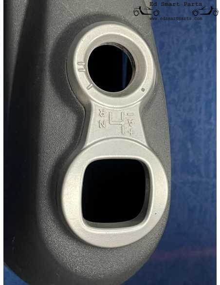 Smart Roadster Brabus Xclusive 452 centre console tunnel with hole for electric mirror switch