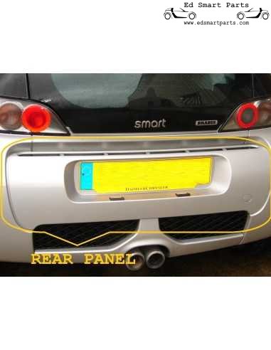 Smart Roadster Brabus Achterkant glad Middengedeelte klaar om te worden gespoten