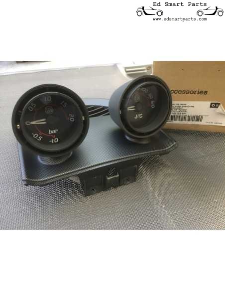 Smart Roadster Dashboard Pods in Brabus design with carbon look base