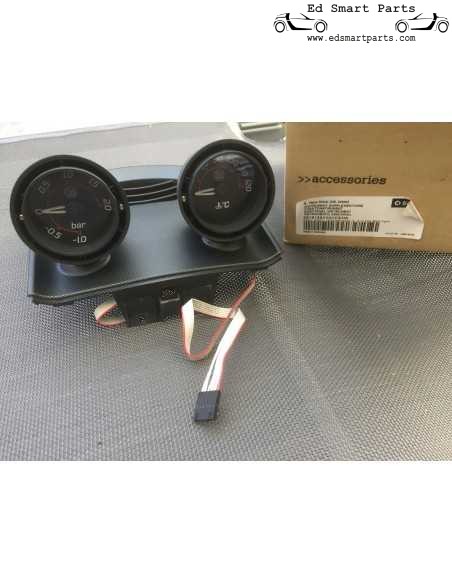 Smart Roadster Dashboard Pods in Brabus design with carbon look base