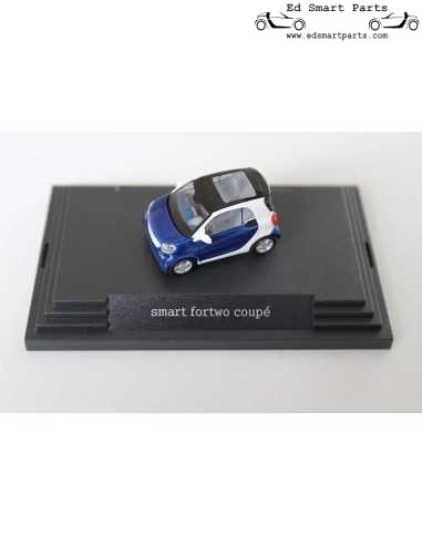 Busch Smart 453 Fortwo Coupe white / midnight blue Model Car 1:87