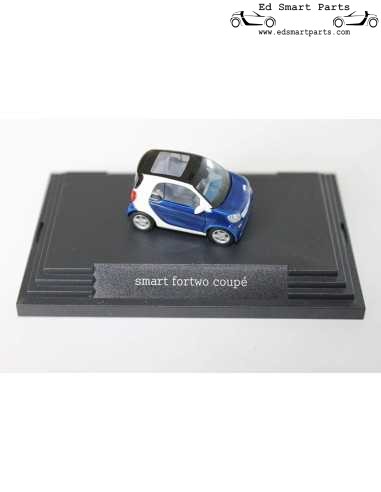 Busch Smart 453 Fortwo Coupe white / midnight blue Model Car 1:87