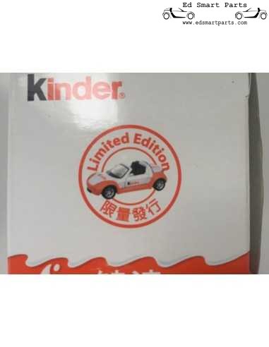 Maisto smart roadster Ferrero Kinder Chocolat modèle en édition limitée 1/43