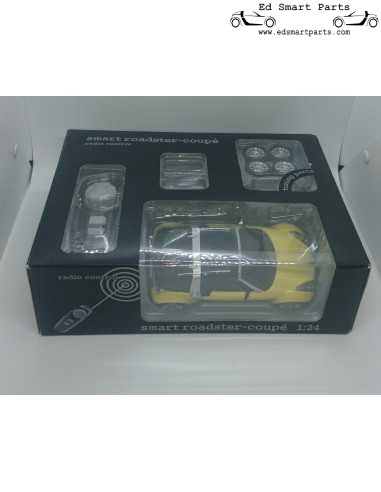 NIKKO R/C Smart Roadster Shine - Amarillo usado escala 1:24