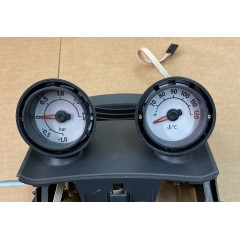 Esferas blancas del tablero de instrumentos del Smart Roadster