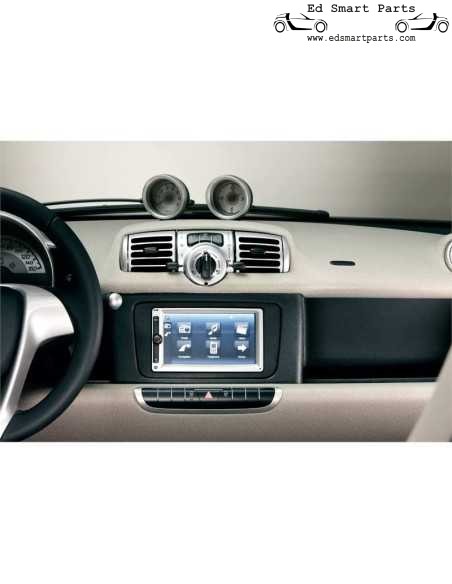 Véritable unité multimédia DVD de radio de navigation par satellite Smart Fortwo Brabus A4519060301